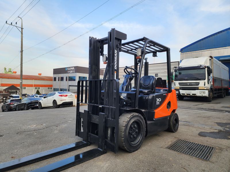 한효진님의 장터 판매 상품 [두산 PRO5 3톤 디젤 중고지게차 ] 첨부 사진