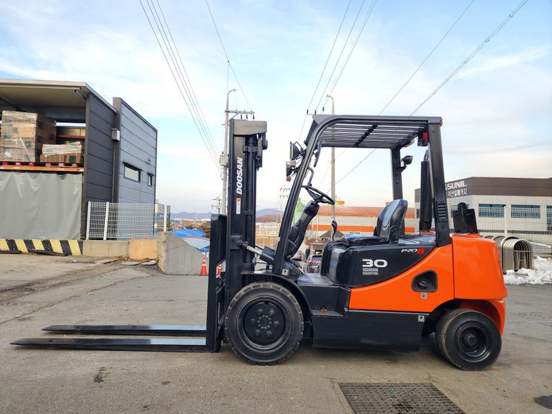 한효진님의 장터 판매 상품 [두산 PRO5 3톤 디젤 중고지게차 ] 첨부 사진