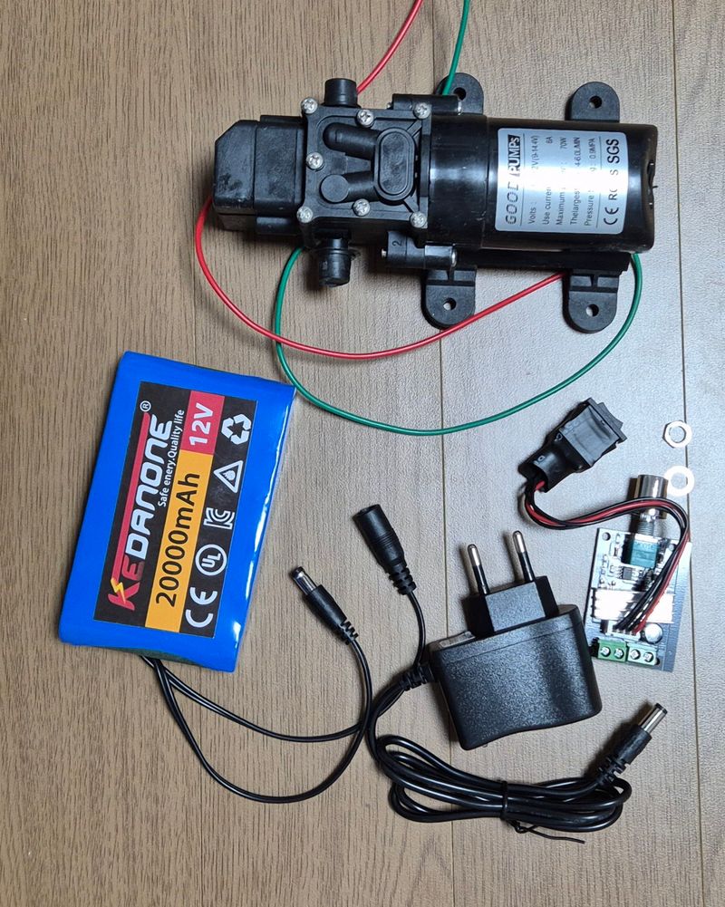 감21092님의 장터 판매 상품 [DC모터펌푸.모터속도콘트롤러.배터리.충전기.] 첨부 사진
