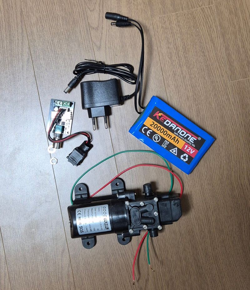 감21092님의 장터 판매 상품 [DC모터펌푸.모터속도콘트롤러.배터리.충전기.] 첨부 사진