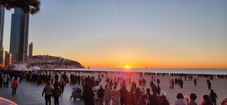 海山님의 2025년 새해 일출 보셨나요? · 참여글 작성글 사진