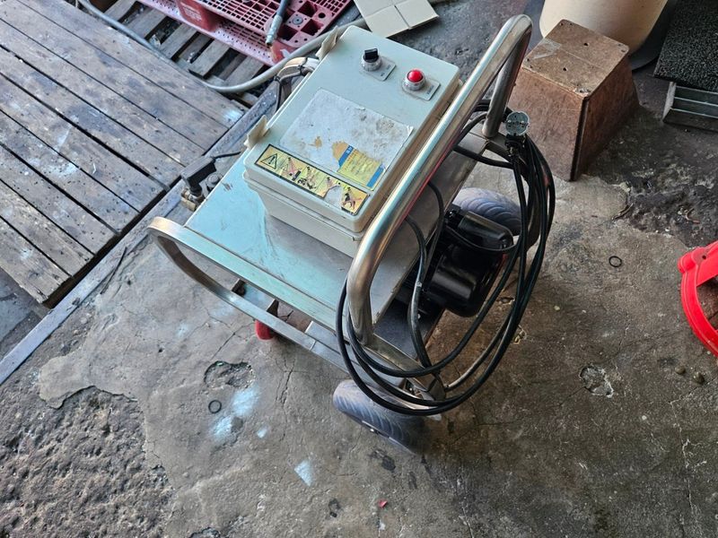 수리남3님의 장터 판매 상품 [고압세차기 단상 이테리 호크펌프150바] 첨부 사진