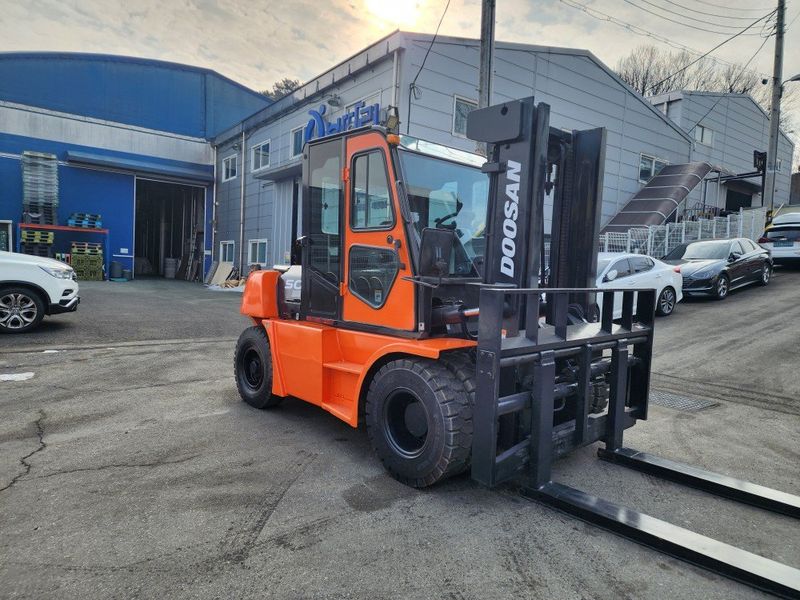 한효진님의 장터 판매 상품 [두산 5톤 자동발 캐빈 디젤 중고지게차 ] 첨부 사진