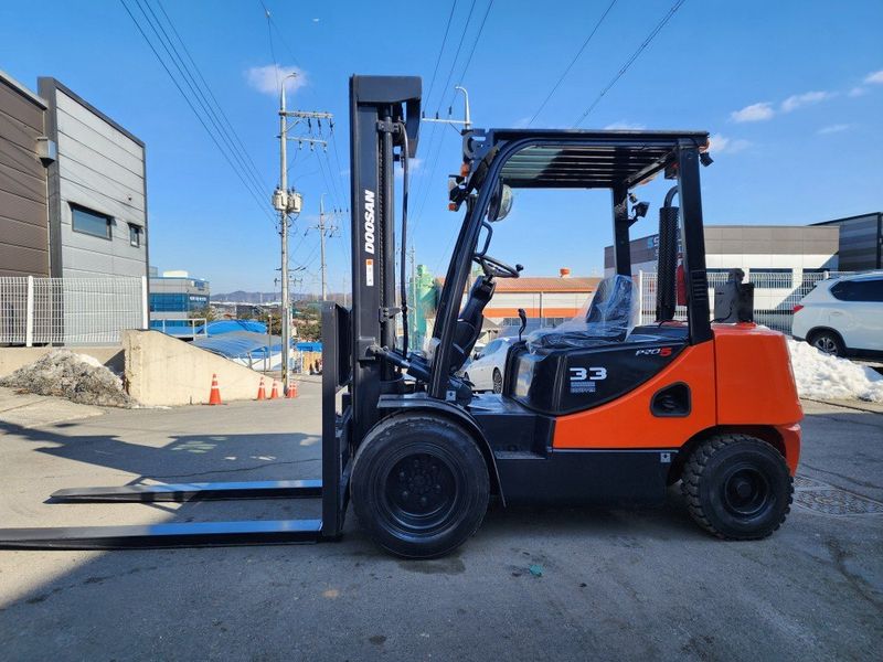 한효진님의 장터 판매 상품 [두산 3.3톤 3단 디젤 중고지게차 ] 첨부 사진