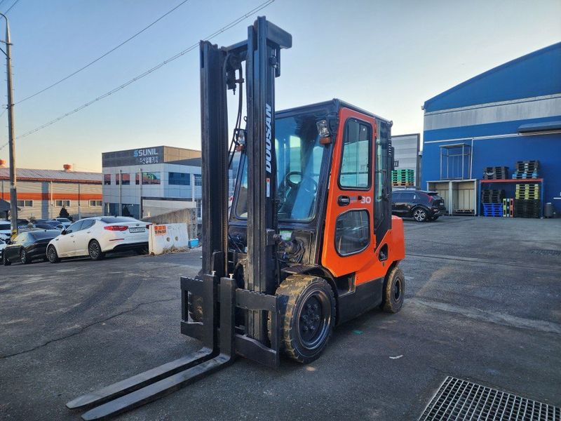 한효진님의 장터 판매 상품 [두산 3톤 캐빈 디젤 중고지게차 ] 첨부 사진