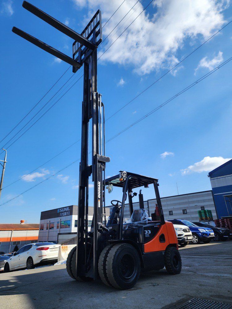 한효진님의 장터 판매 상품 [두산 3.3톤 3단 디젤 중고지게차 ] 첨부 사진