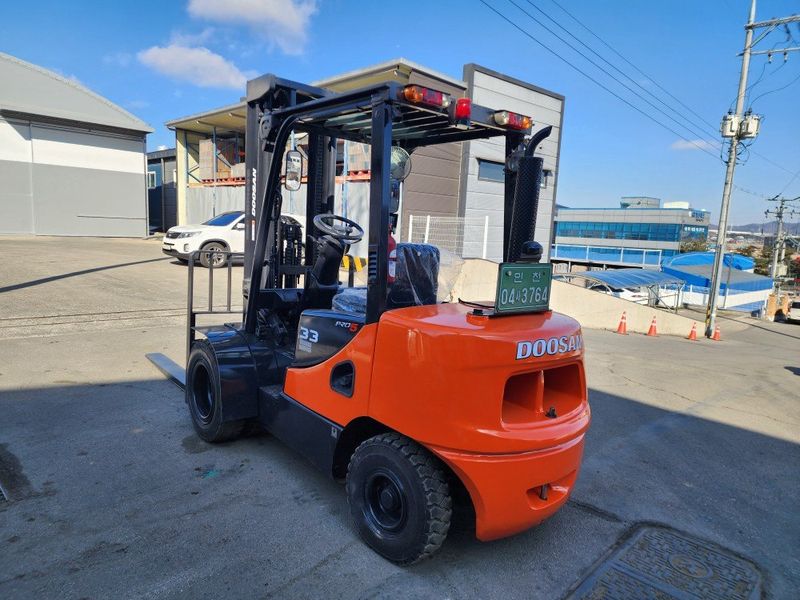 한효진님의 장터 판매 상품 [두산 3.3톤 3단 디젤 중고지게차 ] 첨부 사진