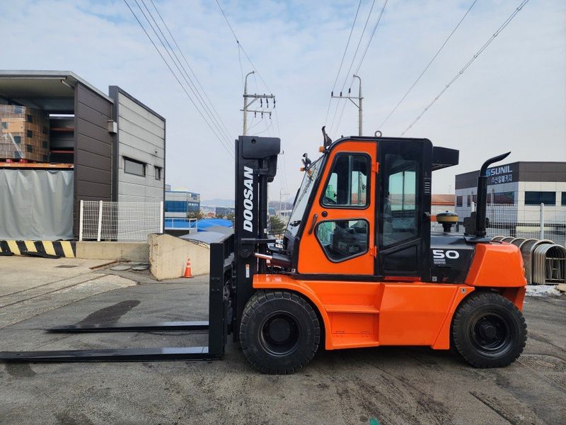 한효진님의 장터 판매 상품 [두산 5톤 자동발 캐빈 디젤 중고지게차 ] 첨부 사진