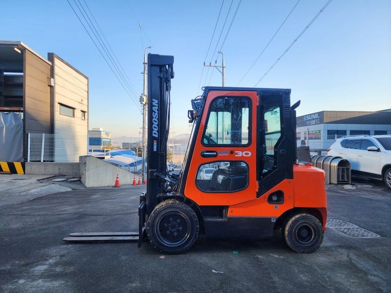 한효진님의 장터 판매 상품 [두산 3톤 캐빈 디젤 중고지게차 ] 첨부 사진