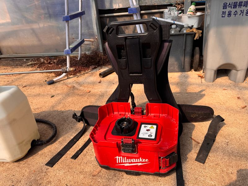 베리하우스님의 장터 판매 상품 [밀워키 충전분무기] 첨부 사진