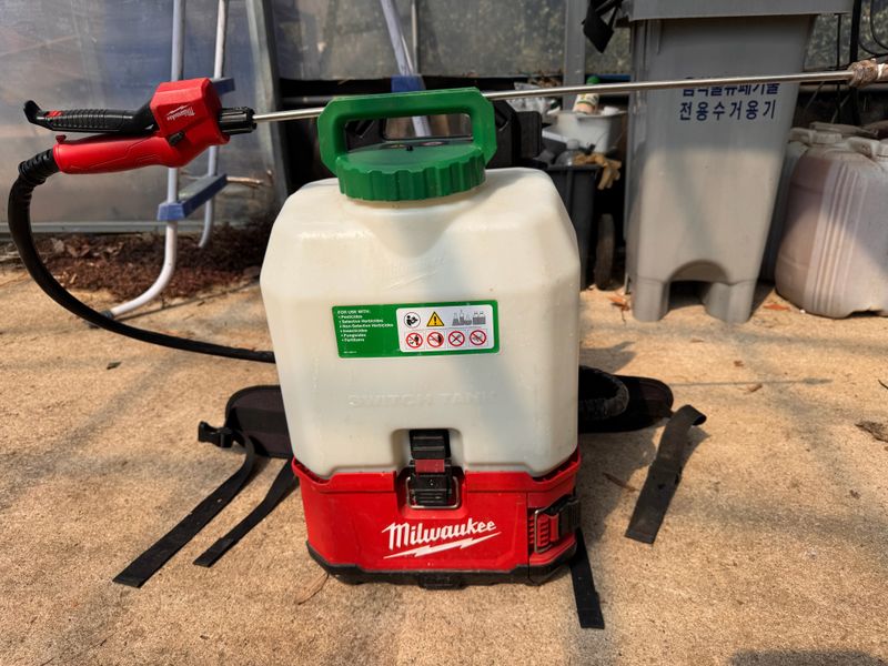 장터 상품 [밀워키 충전분무기] 썸네일