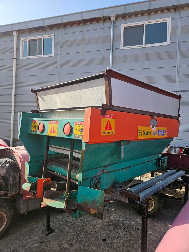 신지안님의 장터 판매 상품 [ss기 퇴비살포기] 첨부 사진