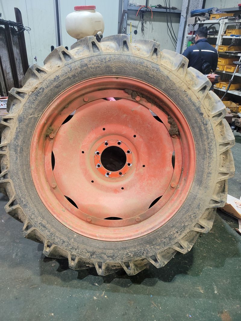 장터 상품 [대동70마력소폭타이어12.4ㅡ38] 썸네일