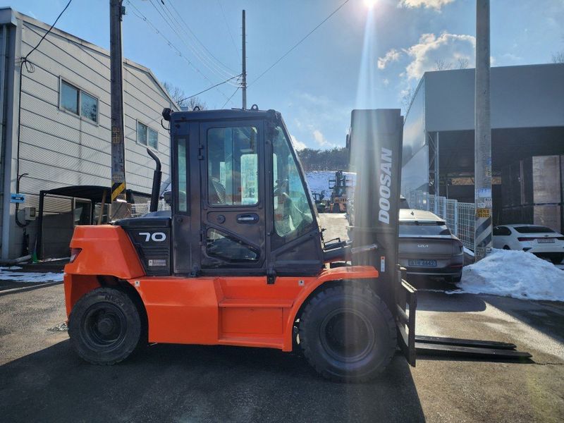 한효진님의 장터 판매 상품 [두산 7톤 자동발 디젤 중고지게차 ] 첨부 사진