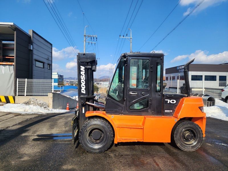 한효진님의 장터 판매 상품 [두산 7톤 자동발 디젤 중고지게차 ] 첨부 사진