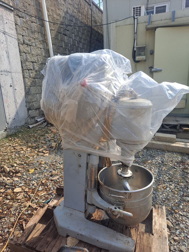 두릅나무16130님의 장터 판매 상품 [빵  까배기등등 밀가루반죽기팝니다] 첨부 사진