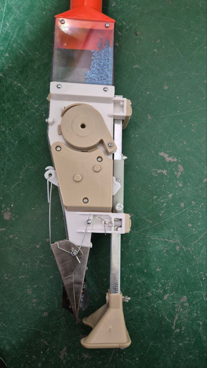 전순덕.동신유통님의 장터 판매 상품 [무.배추.깨 파종기] 첨부 사진