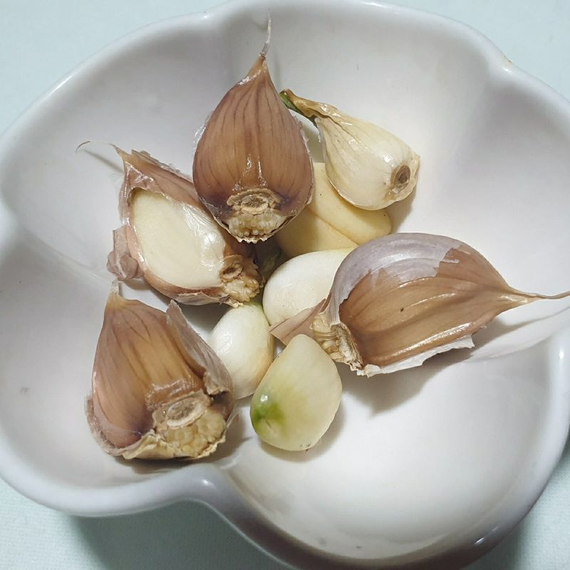 장터 상품 [홍산마늘 요정 크기 생마늘 2접(200통)] 썸네일