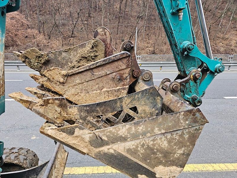 김호한님의 장터 판매 상품 [얀마3톤미니굴삭기 vio030] 첨부 사진