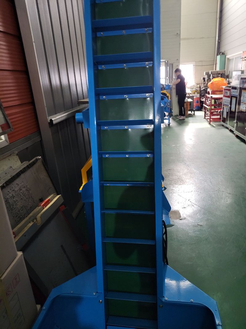 박정근님의 장터 판매 상품 [마늘 승강기 컨베이어] 첨부 사진