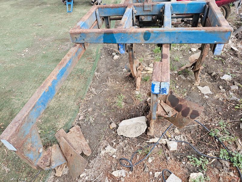 최도윤(중고농기계)님의 장터 판매 상품 [세웅 4련 진동평쟁기 판매합니다. ] 첨부 사진