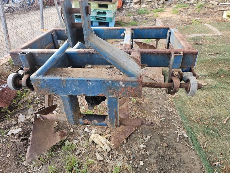 최도윤(중고농기계)님의 장터 판매 상품 [세웅 4련 진동평쟁기 판매합니다. ] 첨부 사진