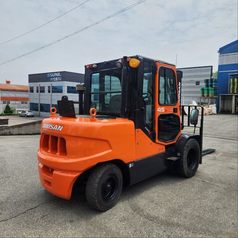 한효진님의 장터 판매 상품 [두산 4.5톤 중고지게차 판매합니다] 첨부 사진