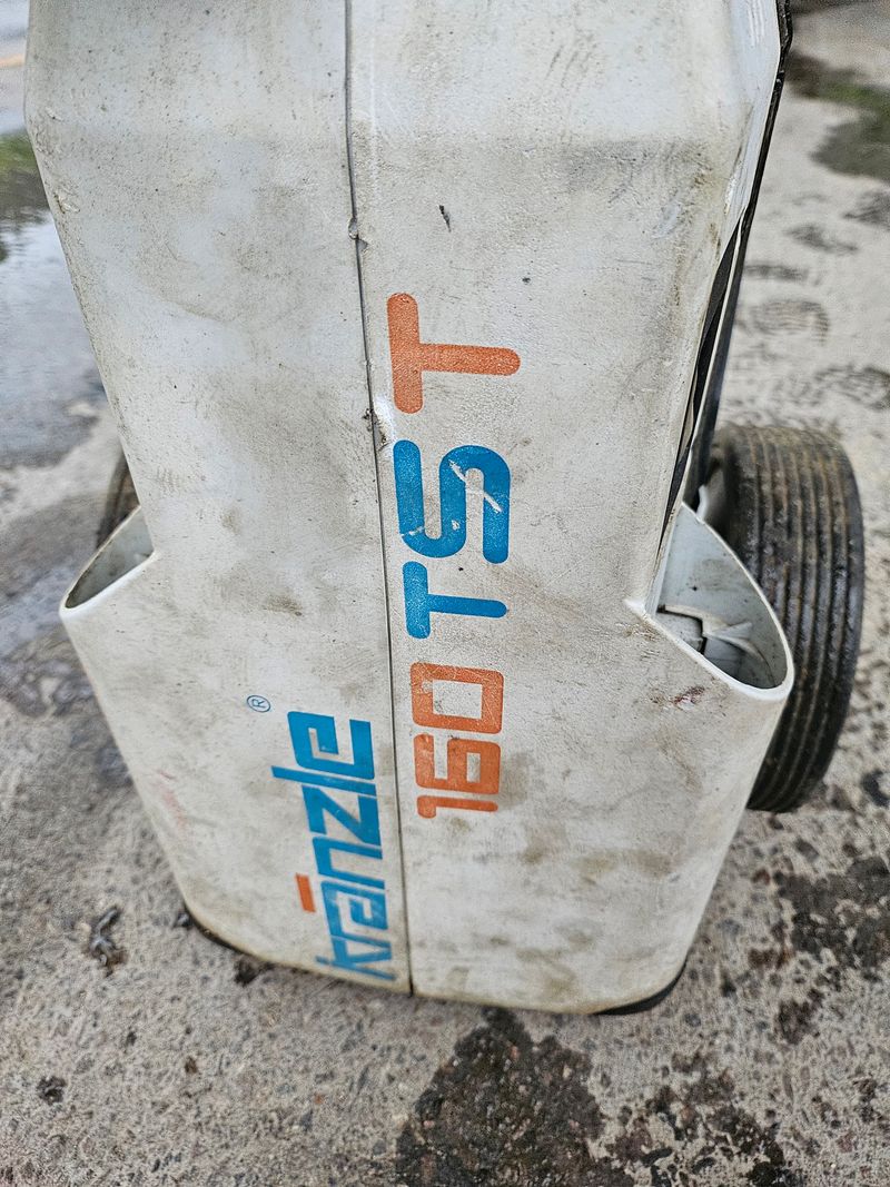 PJW3232님의 장터 판매 상품 [크란즐 고압세척기 (중고A급)] 첨부 사진