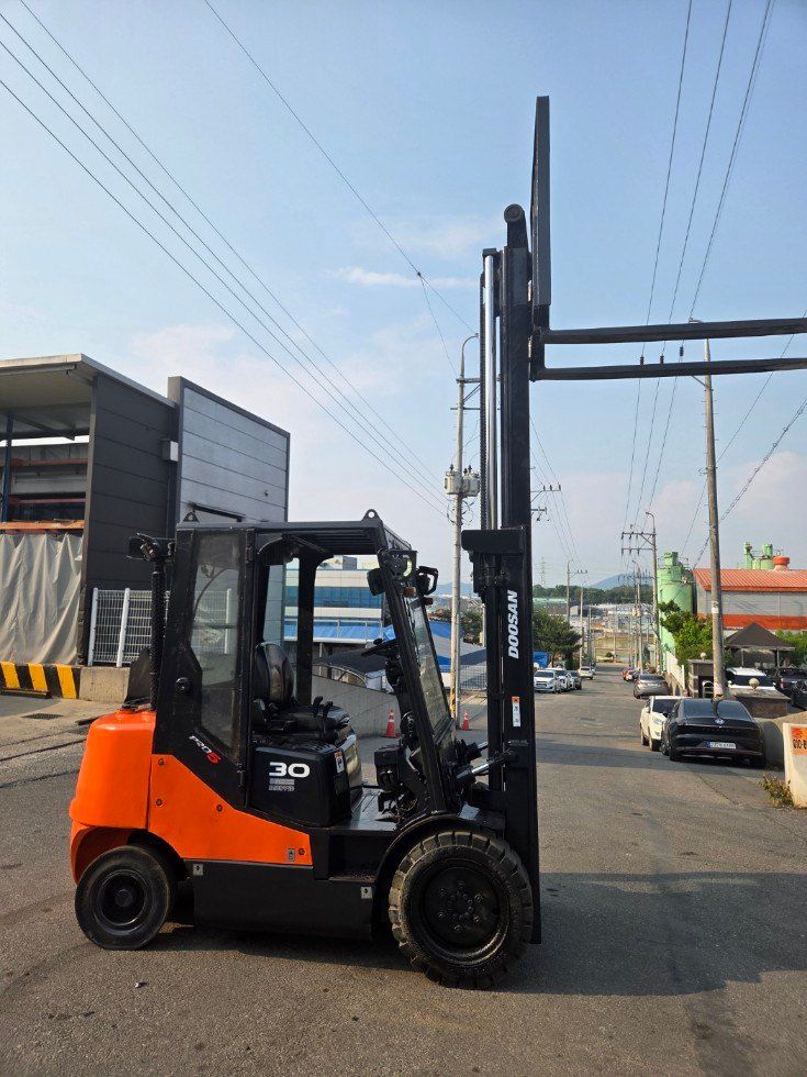 한효진님의 장터 판매 상품 [두산 3톤 디젤 중고지게차 ] 첨부 사진