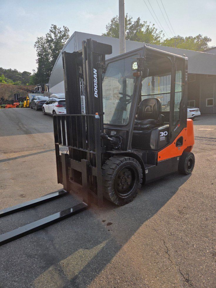 한효진님의 장터 판매 상품 [두산 3톤 디젤 중고지게차 ] 첨부 사진