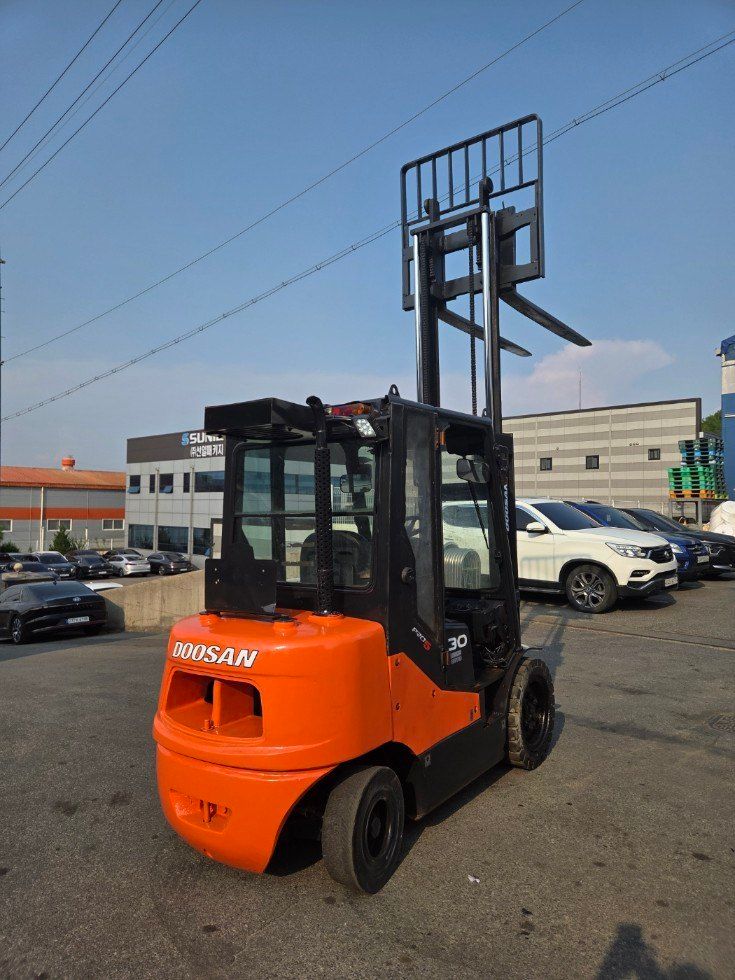 한효진님의 장터 판매 상품 [두산 3톤 디젤 중고지게차 ] 첨부 사진