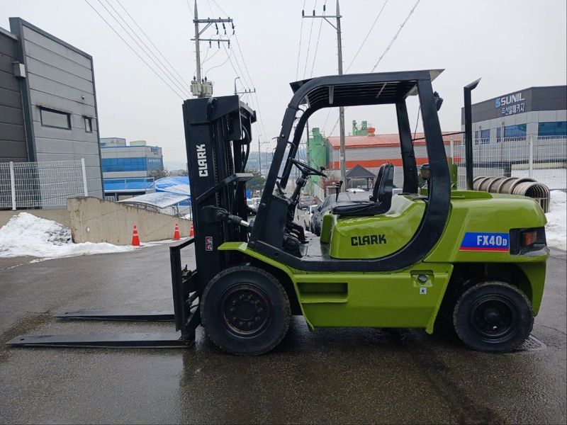 장터 상품 [4톤 3단 자동발 디젤 중고지게차 ] 썸네일