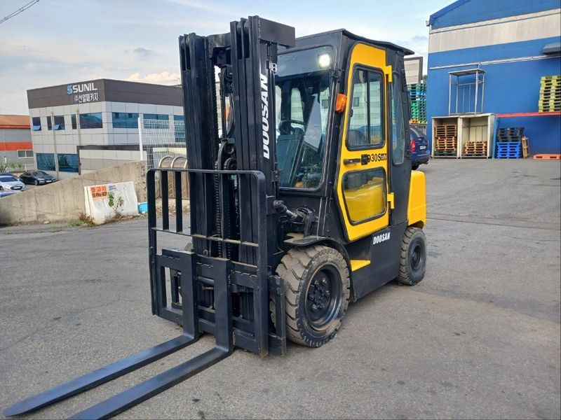 한효진님의 장터 판매 상품 [두산 3톤 3단마스트 디젤 중고지게차 ] 첨부 사진