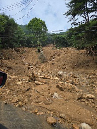 판넬공작사님의 🌦 폭우 피해, 농민 분들 괜찮으신가요? 서로 위로의 말 나눠요 🤝 · 참여글 작성글 사진
