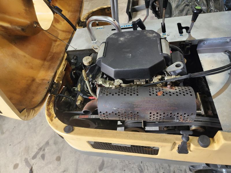 수리남3님의 장터 판매 상품 [농업용 소독차 궤도식(한성 감마엔진)] 첨부 사진