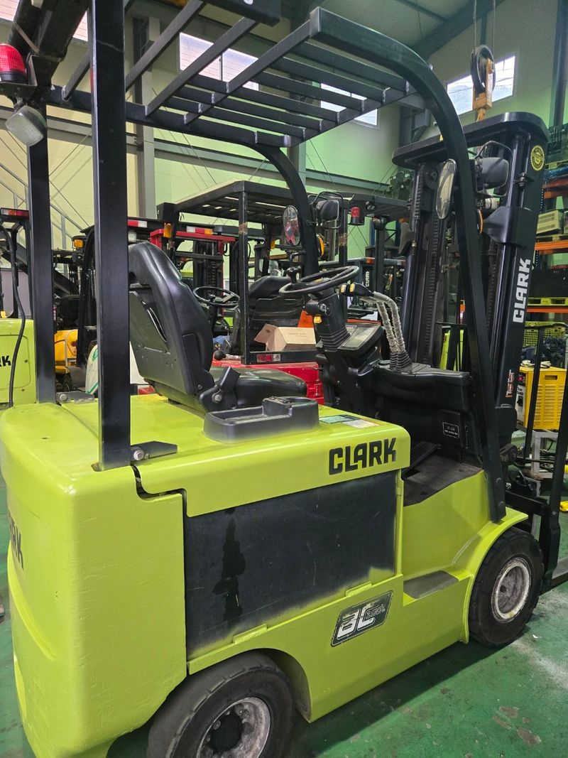 장터 상품 [급매 클라크지게차2톤] 썸네일