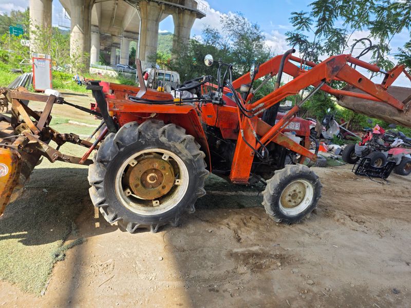 최도윤(중고농기계)님의 장터 판매 상품 [국제. 25마력 트렉터 판매합니다 ] 첨부 사진