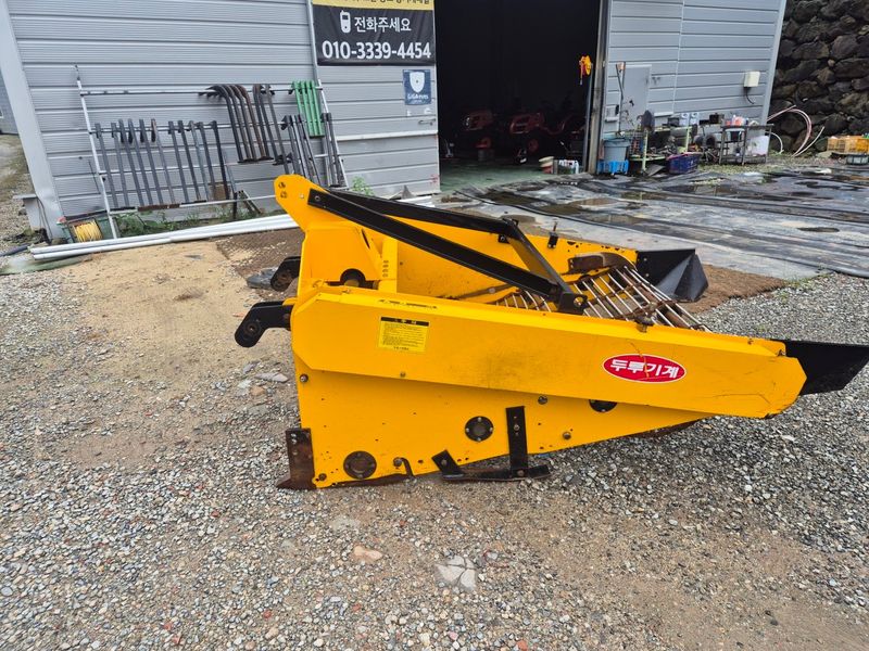 일개미(4454)님의 장터 판매 상품 [트랙터용땅속작물수확기] 첨부 사진