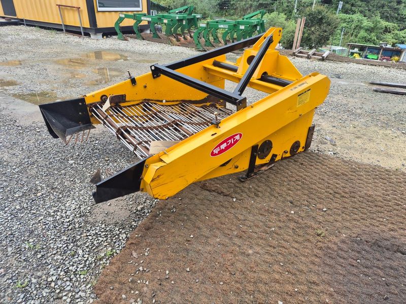 일개미(4454)님의 장터 판매 상품 [트랙터용땅속작물수확기] 첨부 사진