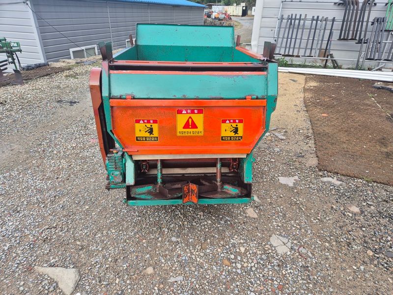 일개미(4454)님의 장터 판매 상품 [종합농기계퇴비살포기] 첨부 사진