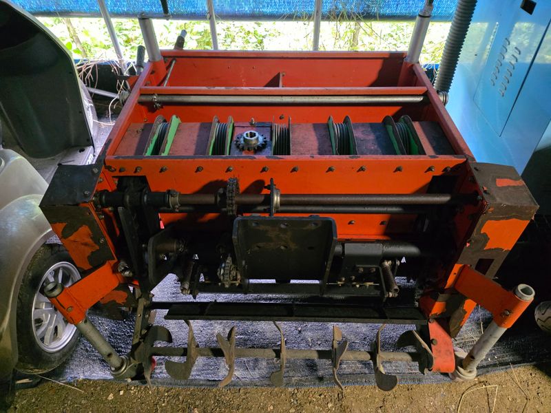 최도윤(중고농기계)님의 장터 판매 상품 [경운기장착용 마늘파종기 판매합니다 ] 첨부 사진