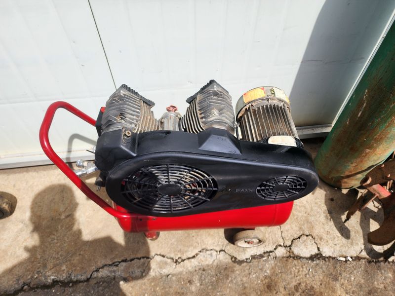 수리남3님의 장터 판매 상품 [에어뱅크 콤프레샤 단상220볼트] 첨부 사진