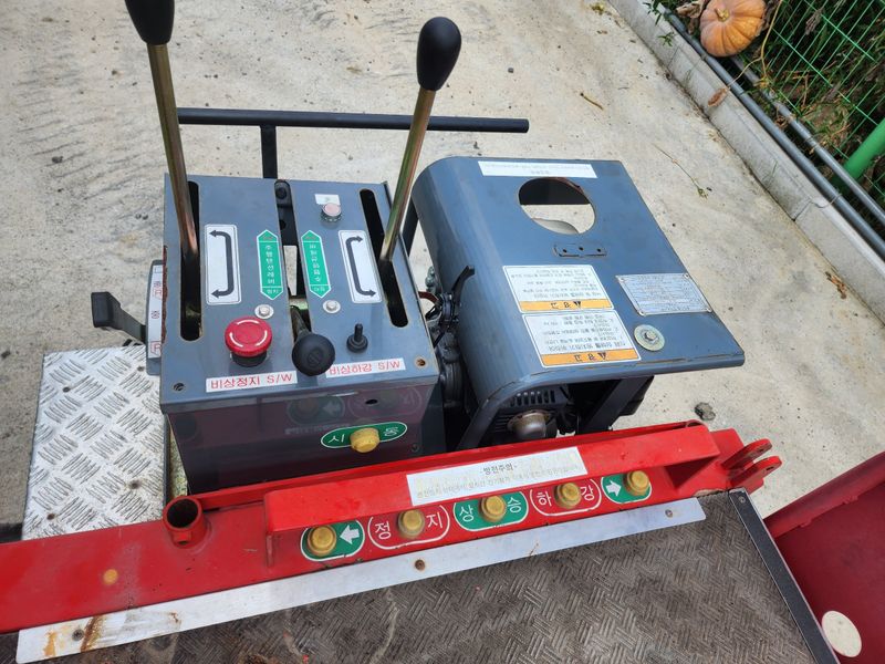 수리남3님의 장터 판매 상품 [엔진고소작업차 소형 신품급] 첨부 사진
