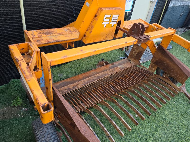 최도윤(중고농기계)님의 장터 판매 상품 [양파,마늘 등 땅속작물 수확기 판매합니다 ] 첨부 사진