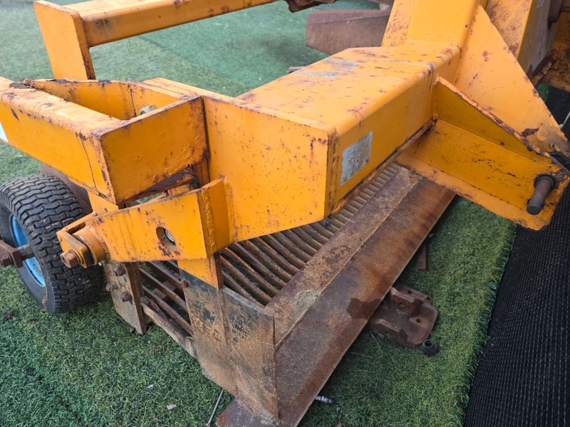 최도윤(중고농기계)님의 장터 판매 상품 [양파,마늘 등 땅속작물 수확기 판매합니다 ] 첨부 사진