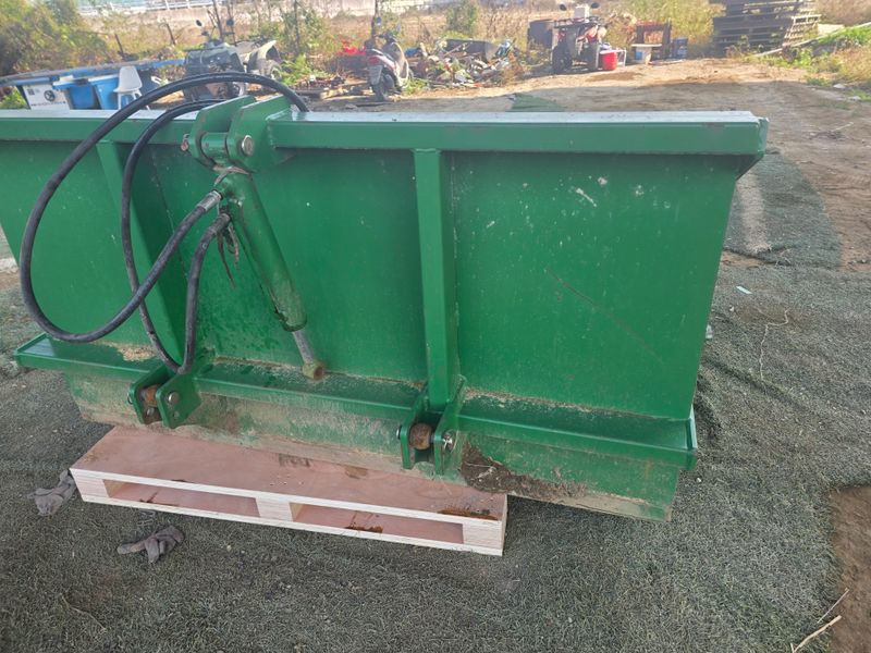 최도윤(중고농기계)님의 장터 판매 상품 [트렉터용 유압식 트레일러 판매합니다 ] 첨부 사진