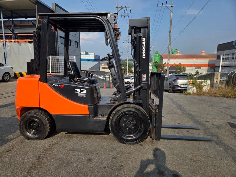 한효진님의 장터 판매 상품 [두산 3.3톤 디젤 중고지게차 ] 첨부 사진