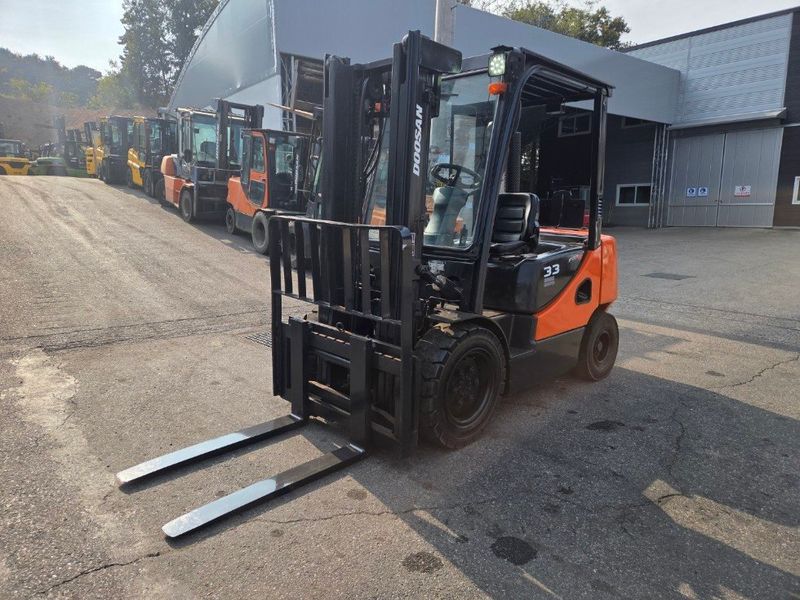 한효진님의 장터 판매 상품 [두산 3.3톤 디젤 중고지게차 싸이드쉬프트 ] 첨부 사진