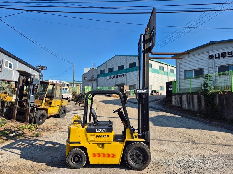 태성지게차님의 장터 판매 상품 [두산지게차 LD25S 싸게 급처합니다. 590만원] 첨부 사진