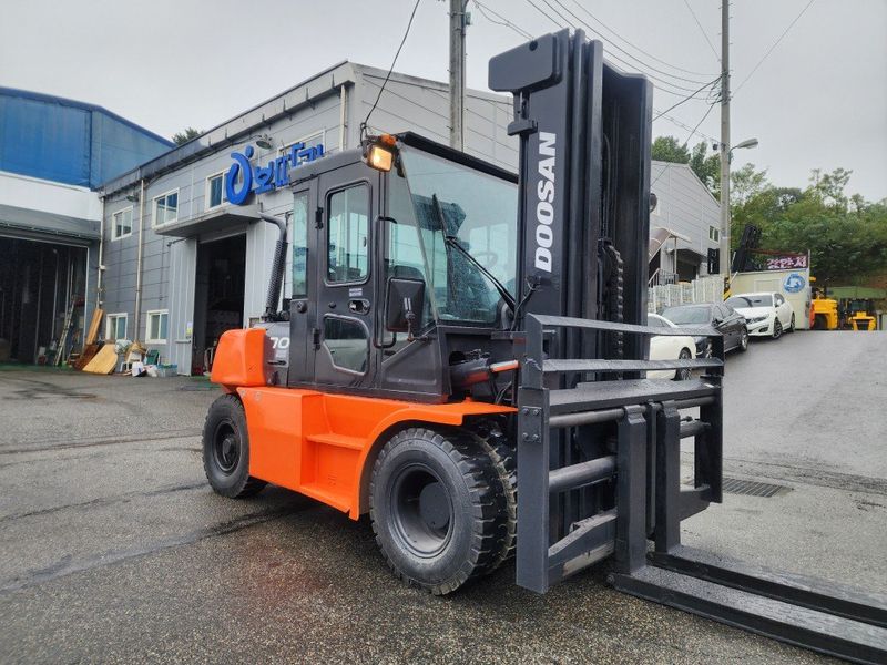 한효진님의 장터 판매 상품 [두산 7톤 하이3단 디젤 중고지게차 ] 첨부 사진